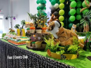 Baby shower safari cake table